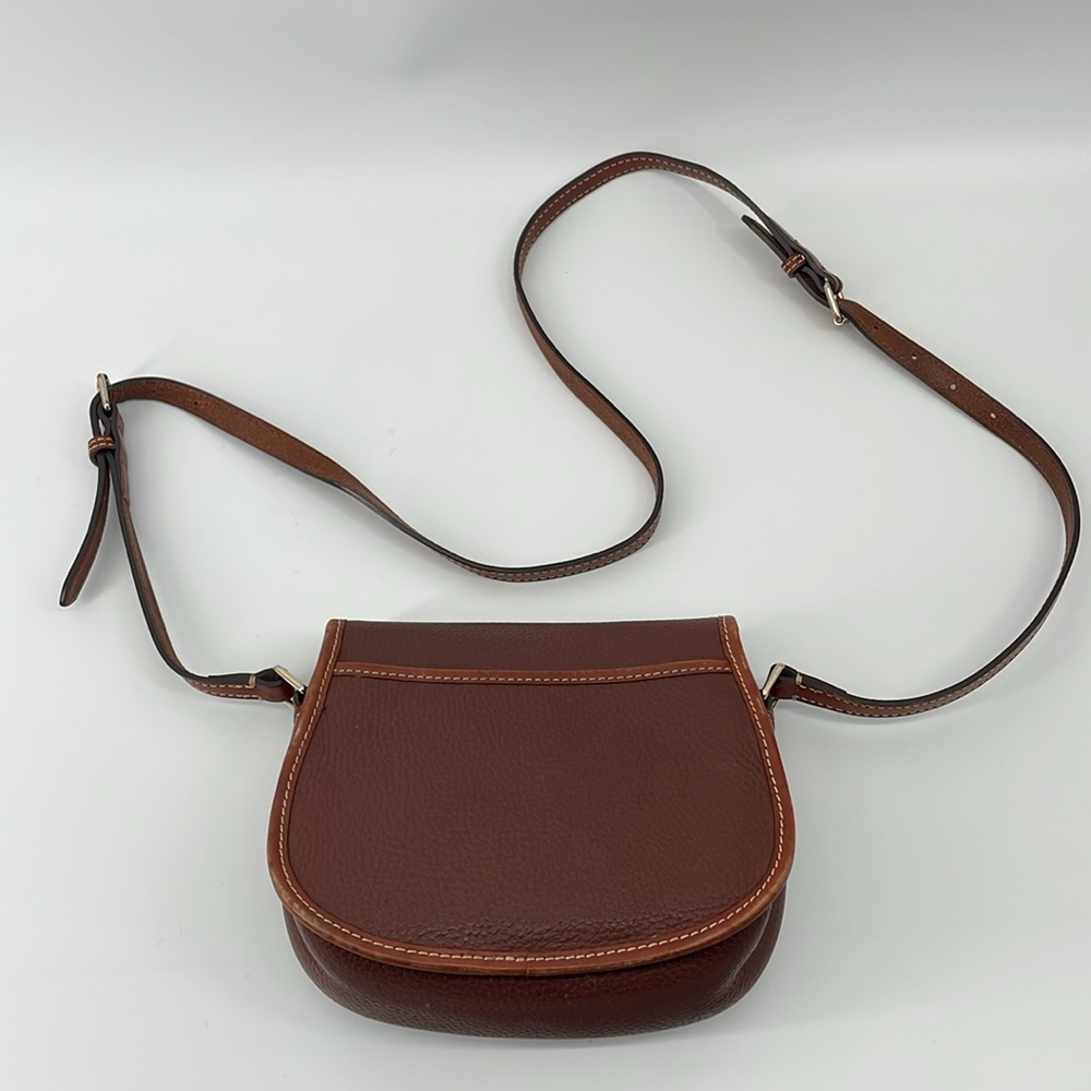 Dooney & Bourke Pebble Grain Saddle Bag in Brown A20 - Picture 2 of 11